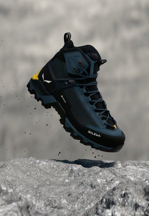 Salewa, MTN TRAINER 3 TECH MID GTX - Hikingschuh - orion blue/blueberry