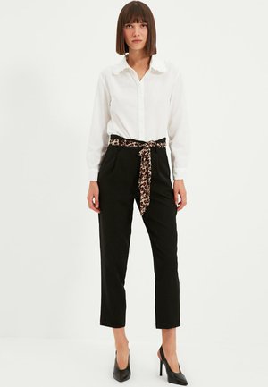Pantaloni - black