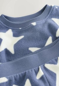 Unselected, blue white star