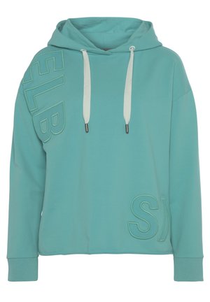 Sweat à capuche bleu sarcelle clair avec cordons blancs, poignets côtelés et grandes lettres cousues sur l'épaule gauche et en bas à droite.