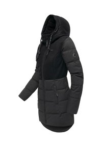 Zwarte gewatteerde winterjas met fleece bovenstuk, capuchon, rits aan de voorkant en zijzakken. Heeft een textuurpatroon en een trekkoord.