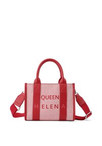 Borsa a tracolla rossa con doppi manici e cinghia staccabile. Presenta un design a rete con le parole "QUEEN HELENA" in evidenza.