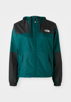 Teal vindjakke med sorte paneler, fast hette, frontlukking med glidelås og elastiske mansjetter. Har sidelommer og logo på brystet.