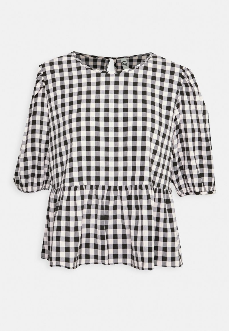 Blouse à carreaux noirs et blancs avec manches courtes bouffantes et détail peplum froncé à la taille sur un fond uni.