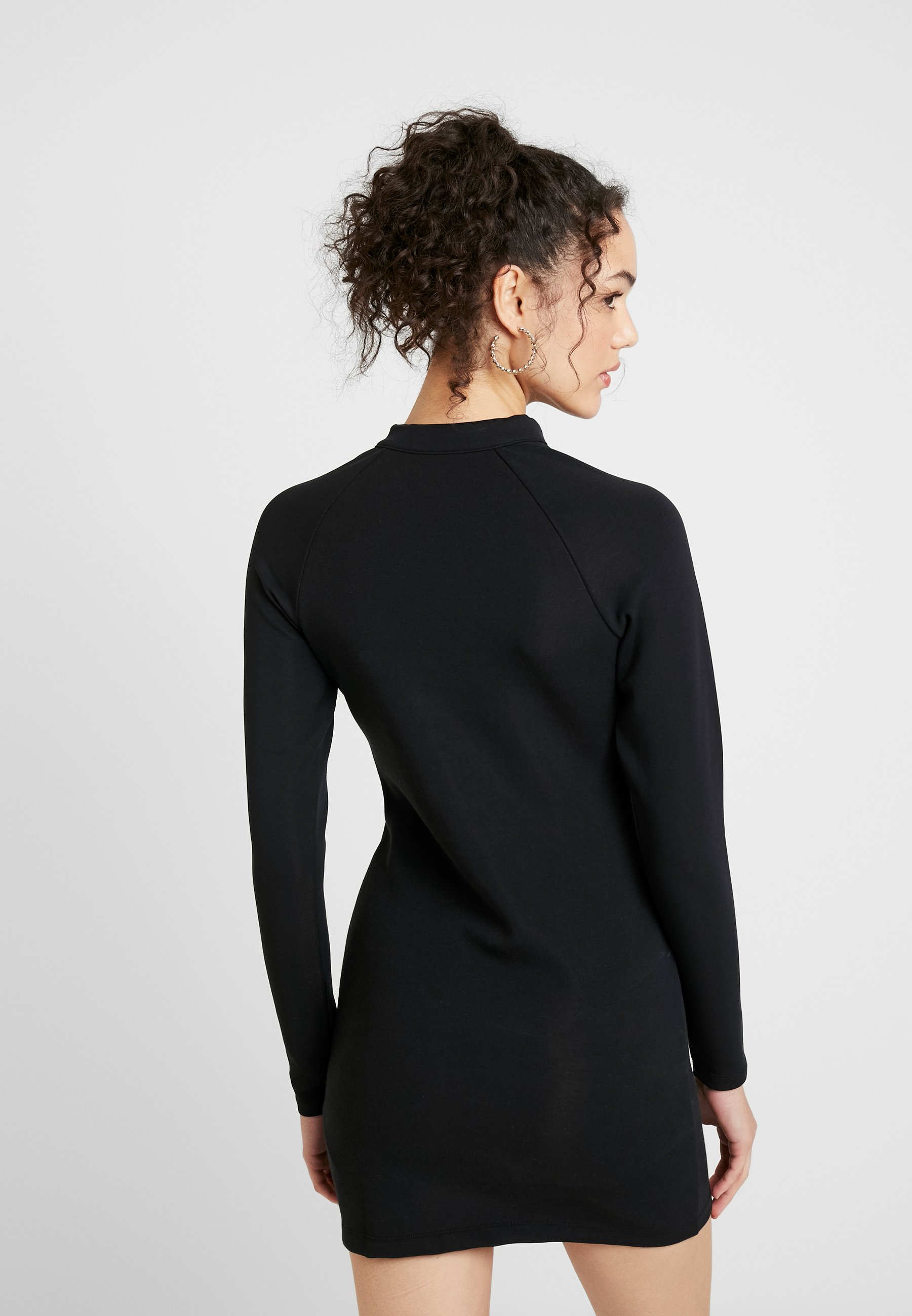 Nike Sportswear W NSW ESSENTIAL LS Etuikjole blackwhite Nike Sportswear W NSW ESSENTIAL LS - Etuikjole - black/white