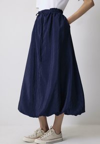 ELASTIC BALLOON - Falda de globo - navy blue