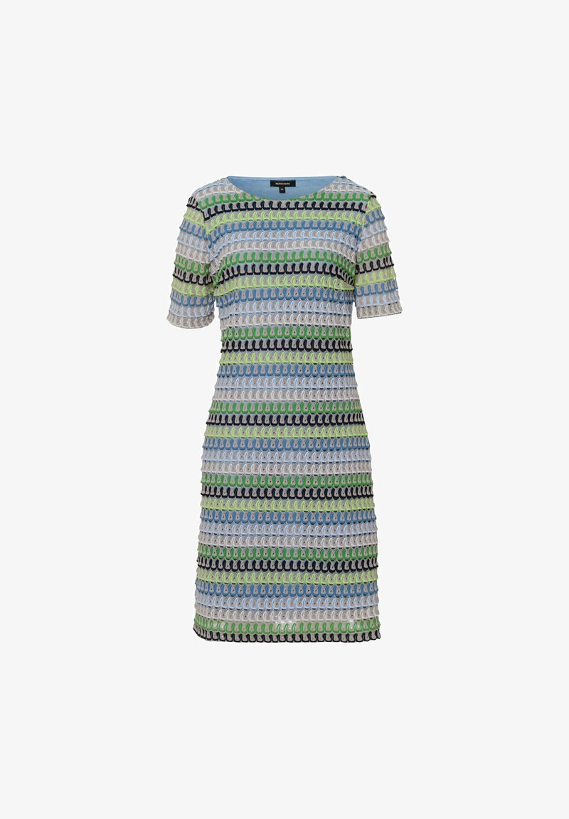 Robe courte en maille à manches courtes avec des rayures horizontales en bleu clair, vert, noir et beige, présentant un motif texturé en boucles sur toute la surface.