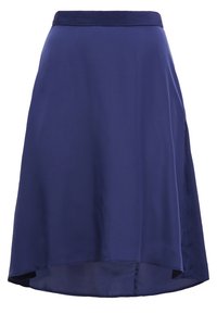 Jupe asymétrique bleu foncé avec une taille ajustée et un léger évasement, en tissu lisse et léger.