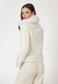 Guess Bleiser - creme