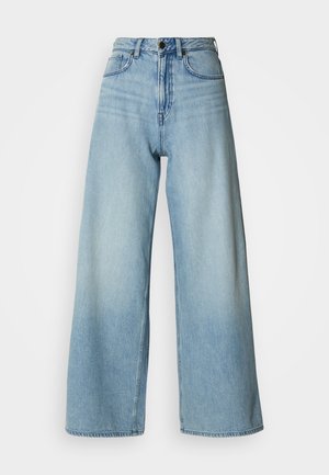 Lichtblauwe, hooggetailleerde wijde jeans van denim, met een ontwerp van vijf zakken en subtiele vervaging voor textuur.