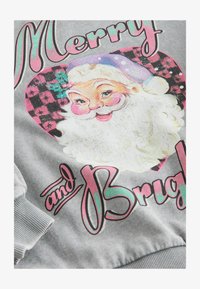 Neizbrano, grey merry and bright washed