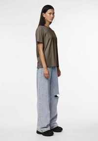 Pieces PCRIA SS SOLID TEE NOOS - Paprasti marškinėliai - morel