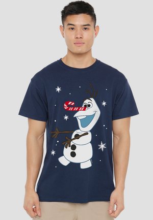 Navyblaue Baumwoll-T-Shirt mit einem lächelnden Schneemann-Charakter, der eine Zuckerstangen-Nase hat und von Schneeflocken in Weiß und Hellblau umgeben ist.