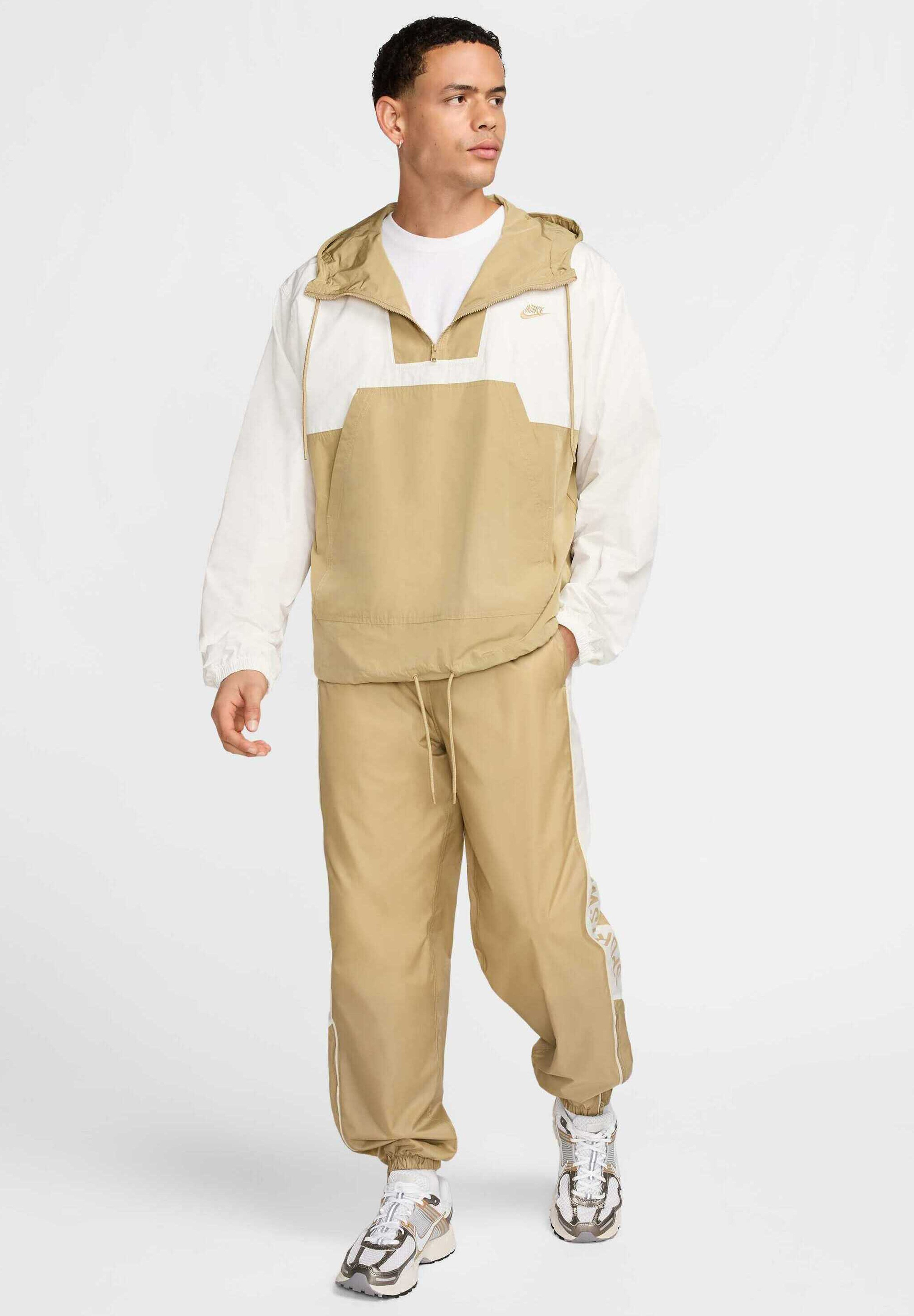 Nike Sportswear CLUB - Summer jacket - sail parachute beige