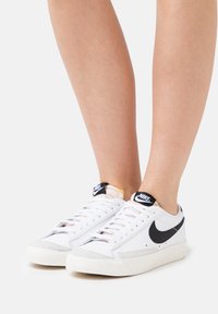 Nike Sportswear BLAZER LOW '77 white/black/blanco Zalando