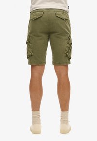 Superdry CORE - Shorts - chive green