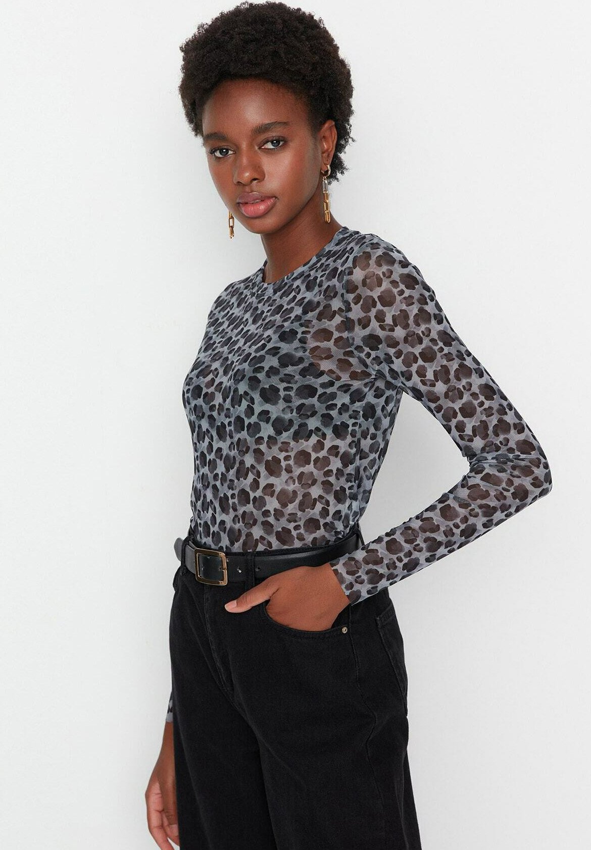 TRENDYOL Damen Bluse Übergröße – Aus 100% Viskose, Quadratischer Kragen, Blumenmuster