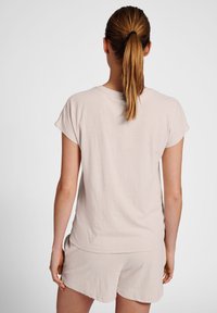 Hummel HMLZANDRA - T-shirt - bas - pumice stone melange