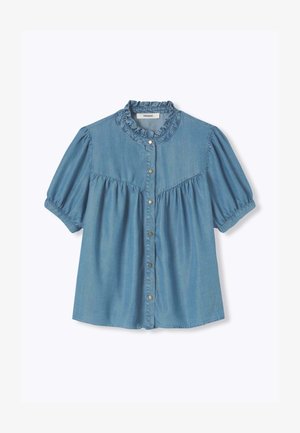 Blouse en denim bleu clair à manches courtes avec col à volants et boutons dorés sur le devant.