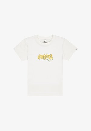 Biely bavlnený tričko s žlto-zeleným grafickým dizajnom na prednej strane. Krátke rukávy a okrúhly výstrih s logom na rukáve.