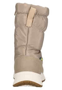 Beige winterboot met een zachte nylon bovenkant en een suede onderkant. Voorzien van een trekhaak aan de achterkant en een structuurrubberen zool.