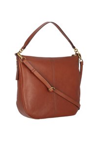 Sac à main en cuir marron avec une texture douce, un corps large, une seule bandoulière et une sangle crois de corps réglable. Accents en métal doré.