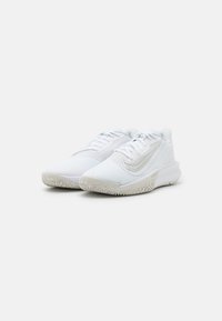 Nike Performance PRECISION 7 - Basketballschuh - white/light smoke grey/photon dust