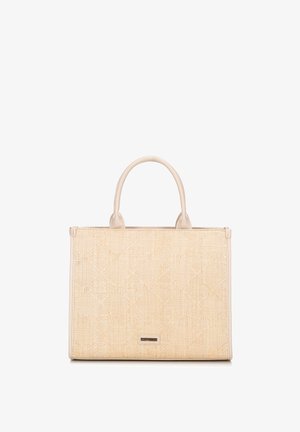Beige geflochtene Handtasche mit glatten Lederakzenten. Verfügt über zwei robuste Griffe und eine strukturierte rechteckige Form. Subtile Textur- und Musterdetails.