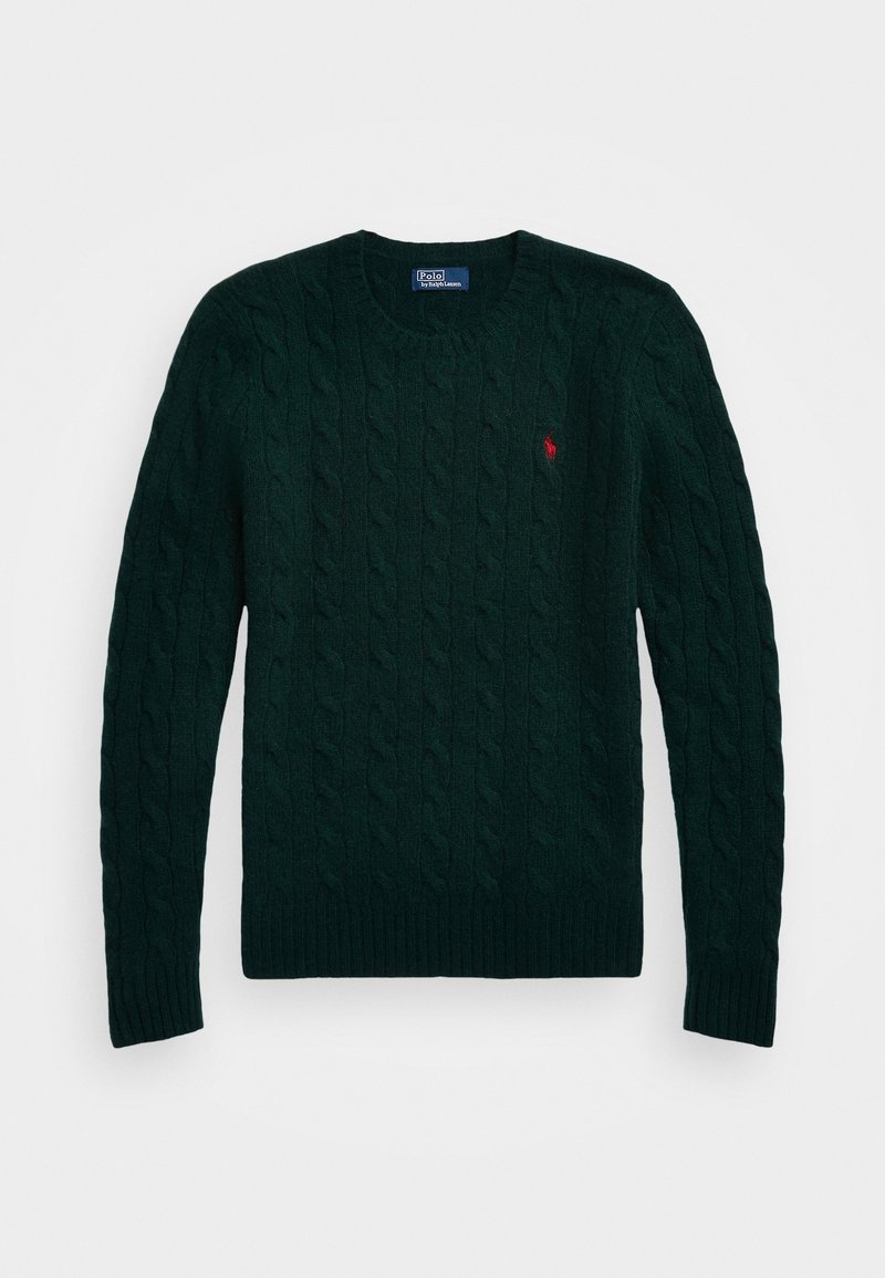Pull à manches longues vert foncé en maille torsadée avec col rond et petit logo rouge brodé sur le côté gauche de la poitrine.