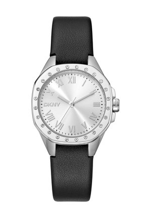 Orologio d'argento con cassa rotonda, cinturino in pelle nera, indicatori in numeri romani e dettagli in cristallo attorno alla ghiera. Marca: DKNY.