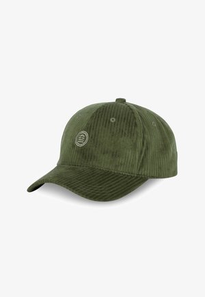 Casquette en velours côtelé vert avec une visière courbée, arborant un logo rond sur le devant. Motif de tissu texturé et œillets pour la ventilation.