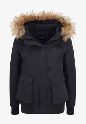 Zwarte gevoerde jas met een faux fur capuchon, knoopsluiting, twee voorzakken en geribde manchetten. Gladde stoftextuur en minimalistisch ontwerp.