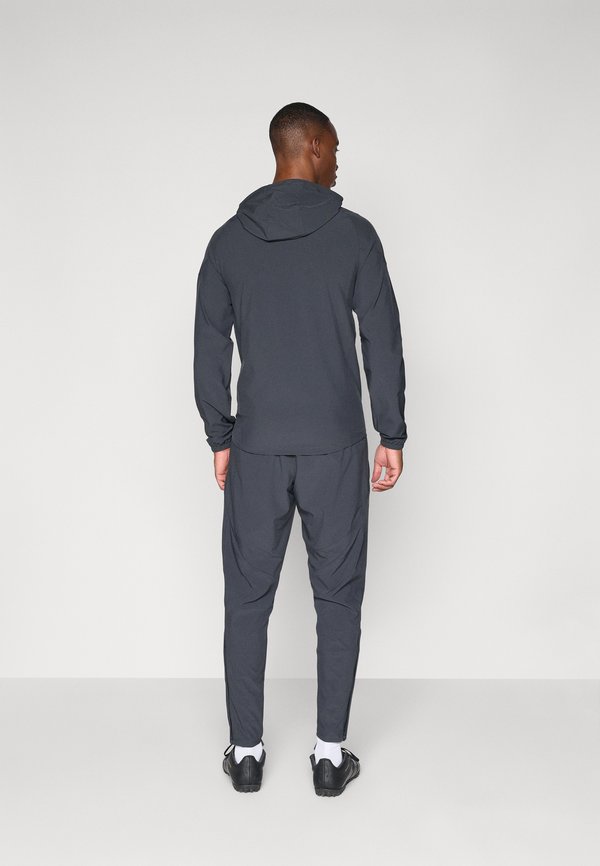 FC BAYERN C VT P - Club wear - carbon3