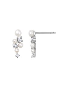 Kolczyki wkrętki z perłami i kryształami w srebrnym odcieniu. Wyróżniają się skupiskami okrągłych pereł i błyszczących kamieni szlachetnych w różnych rozmiarach.