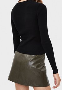 Bershka Neule - black