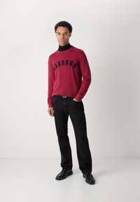 Barbour PREP LOGO CREW NECK - Camisola - highland red