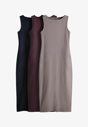 Tre ærmeløse knælange sheath-kjoler i navy, bordeaux og taupe, vist side om side på en hvid baggrund.