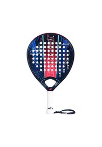 Padel racket met een druppelvorm, zwart-blauw grafisch ontwerp, gestructureerd oppervlak, meerdere perforaties en een witte grip met polsbandje.