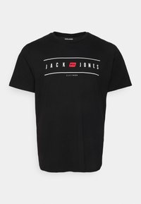 Must have musta T-särk, millel on ees graafiline kujundus, kus on tähed "JACK & JONES" valgete tähtedega ja punane aktsent. Klassikaline ümmargune kaelus.