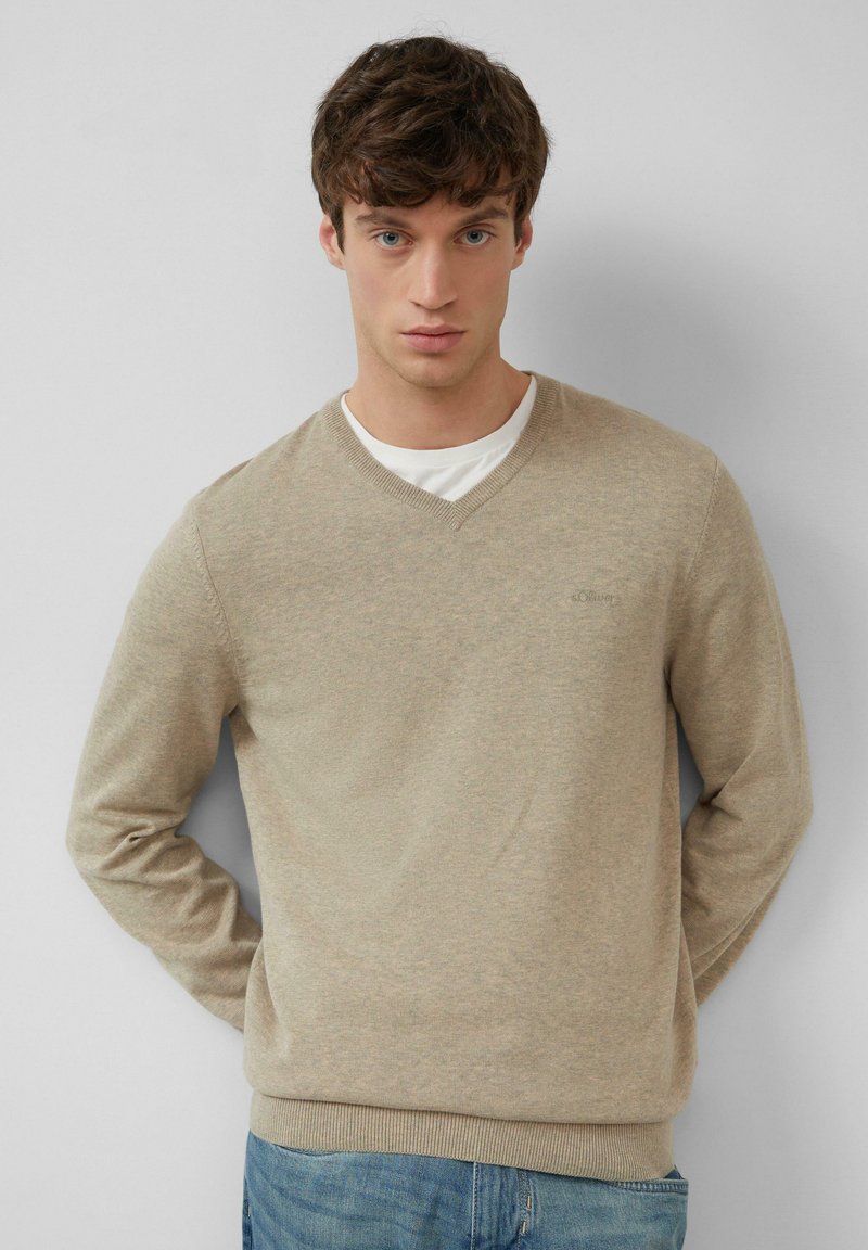 s.Oliver MIT LOGOSTICKERE - Jumper - helles beige