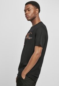 T-shirt Mister Tee tupac matw sepia oversize tee | Sneak'In