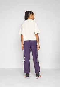 adidas Performance CRAZYLITE ciemnoliliowy