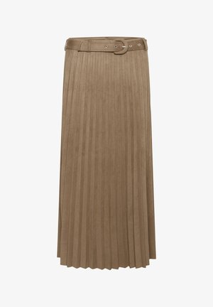 Bež midi suknja s naborima, izrađena od mekanog materijala nalik brušenoj koži, s remenom u struku i vertikalnim naborima za teksturu i pokret.