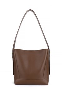 Borsa a spalla in pelle marrone con una forma rettangolare strutturata e un'unica tracolla regolabile.