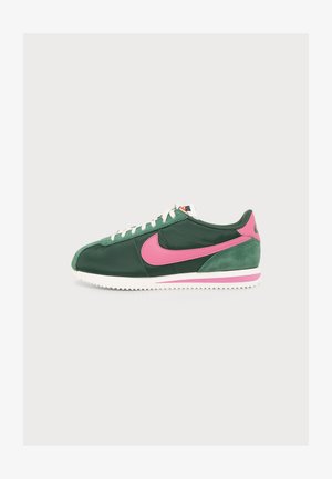 Nike Sportswear, CORTEZ - Sneakers basse - fir/pinksicle/sail