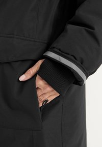 Cellbes of Sweden FUNCTIONAL WARM-LINED - Parka - black