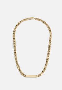 Collar de cadena de oro con eslabones entrelazados, un acabado suave y una etiqueta rectangular grabada con "HILFIGER."