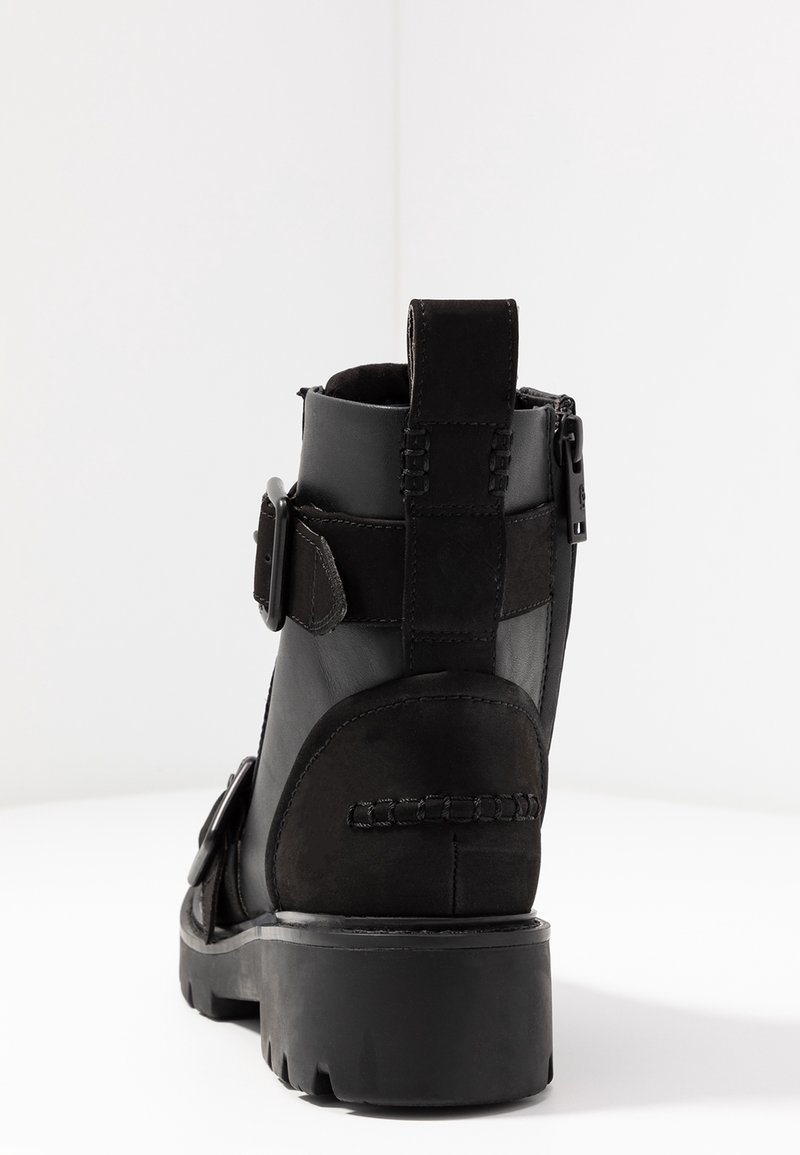 UGG Cowboy/biker ankle boot black (Pre-owned)