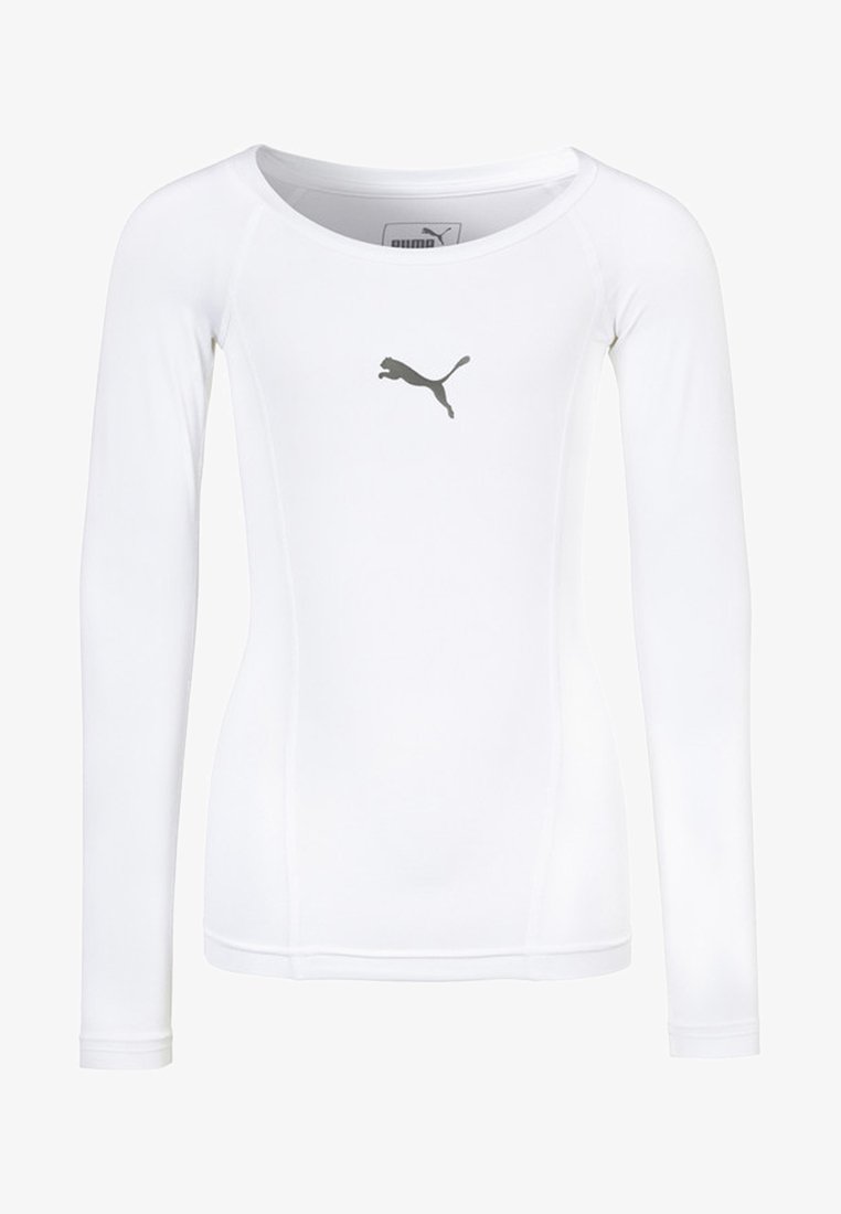 Weißes, langärmliges, enganliegendes Sportshirt mit rundem Ausschnitt und grauem Puma-Logo in der Mitte der Brust.
