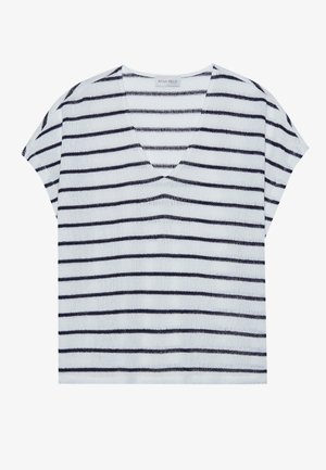 Haut à manches courtes rayé en bleu clair et marine, avec un décolleté en V et un tissu doux et texturé avec des rayures horizontales.